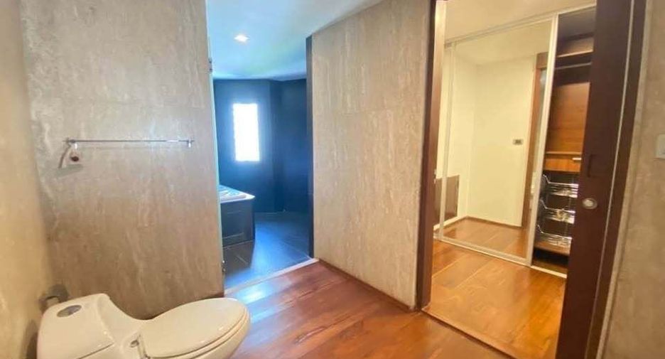 For rent 3 bed condo in Watthana, Bangkok