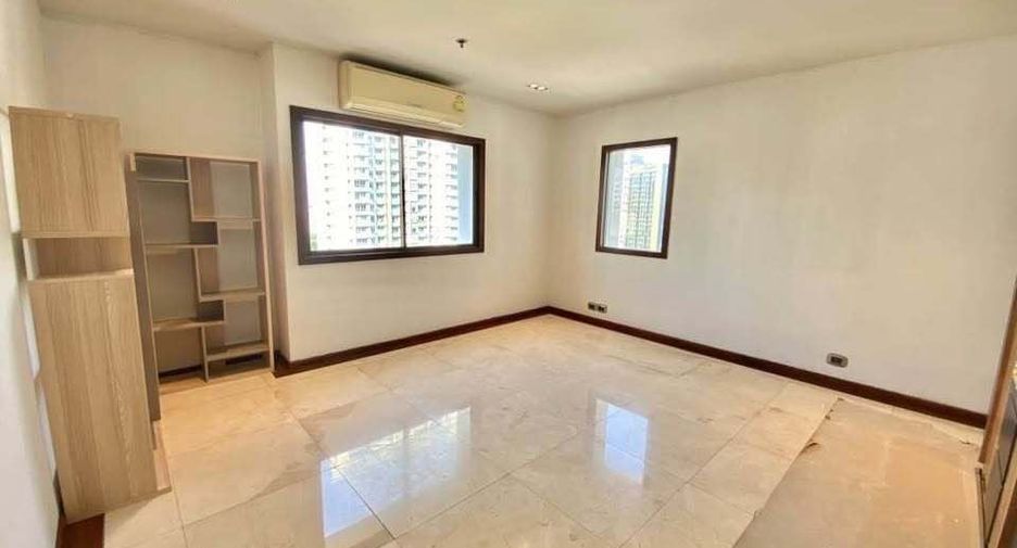 For rent 3 bed condo in Watthana, Bangkok