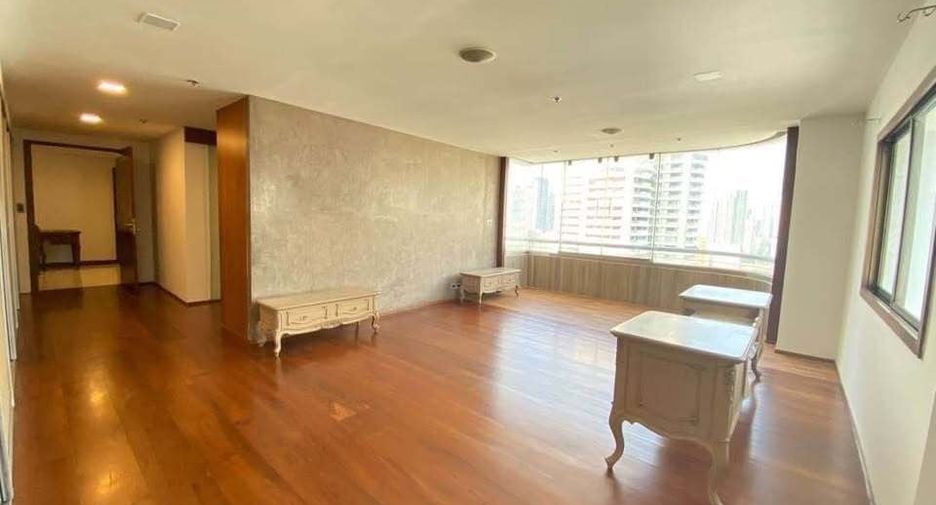 For rent 3 bed condo in Watthana, Bangkok