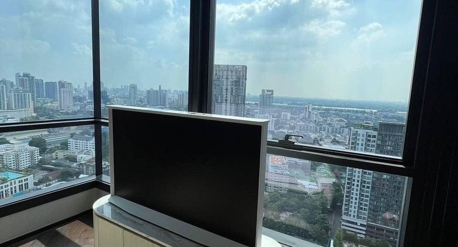 For rent 2 bed condo in Khlong Toei, Bangkok