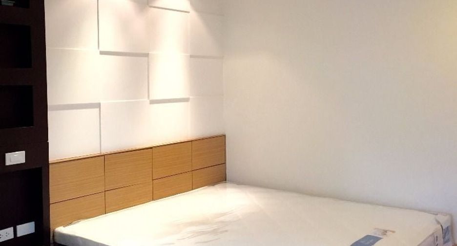 For rent 2 bed condo in Huai Khwang, Bangkok