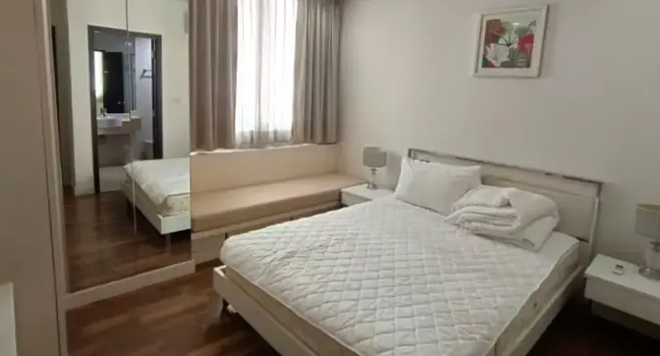 For rent 2 bedrooms condo in Pathum Wan, Bangkok
