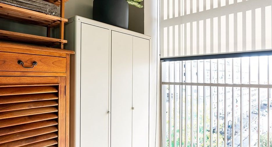 For rent 2 bedrooms condo in Yan Nawa, Bangkok