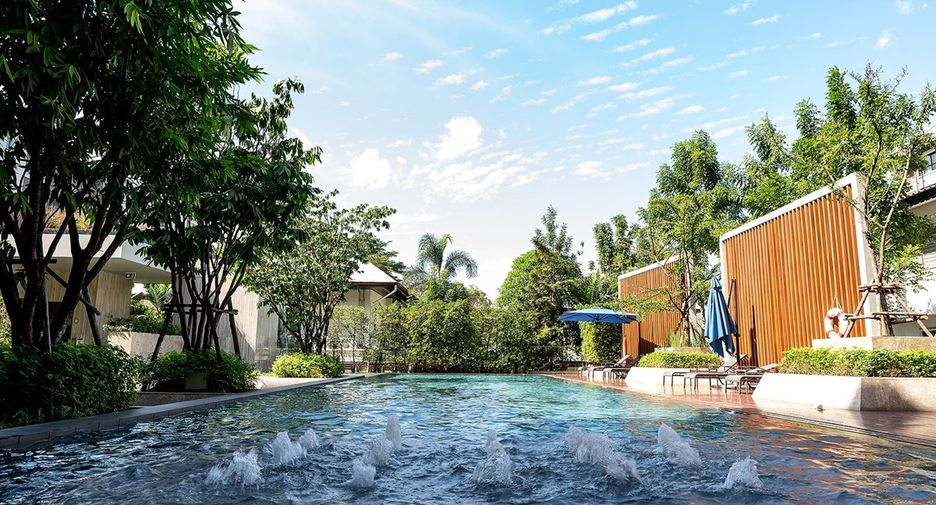 For rent 2 bedrooms condo in Yan Nawa, Bangkok