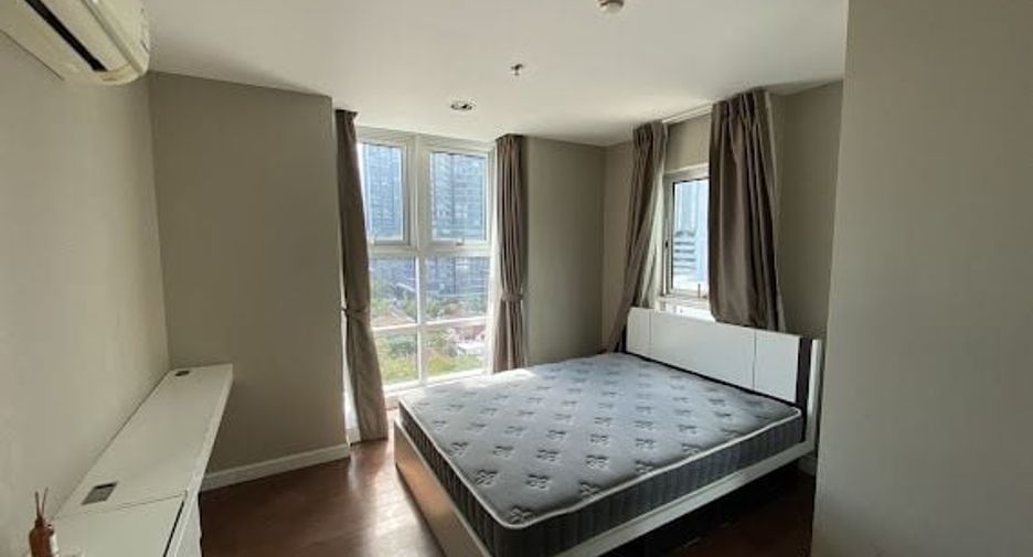 For rent 5 bed condo in Huai Khwang, Bangkok