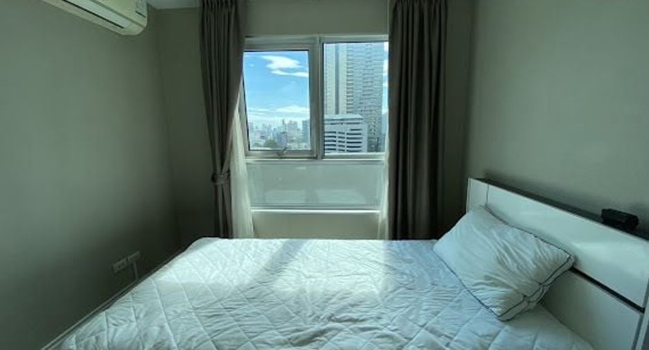 For rent 5 bed condo in Huai Khwang, Bangkok