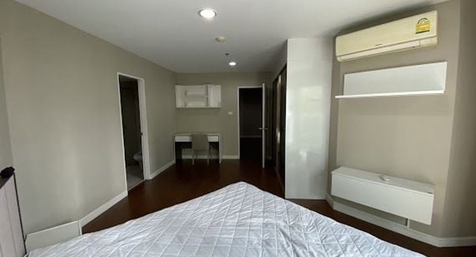 For rent 5 bed condo in Huai Khwang, Bangkok