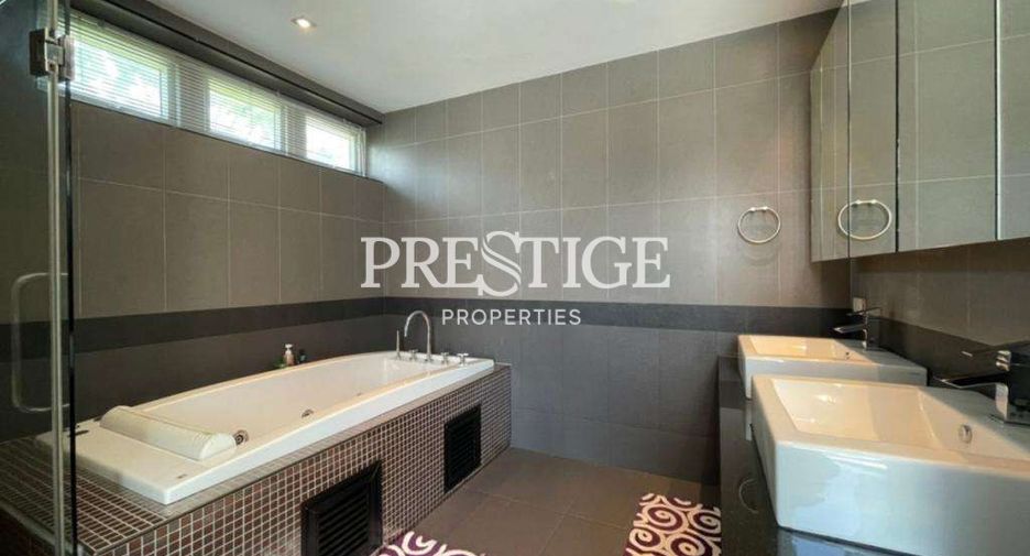 For sale 5 bedrooms house in Bang Lamung, Chonburi