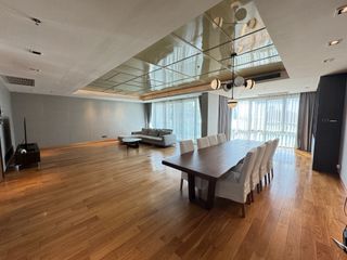 For rent 4 bed condo in Khlong Toei, Bangkok