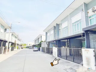 For sale 4 bed townhouse in Don Mueang, Bangkok