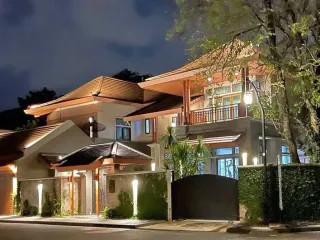 For rent 5 Beds villa in Mueang Chiang Mai, Chiang Mai