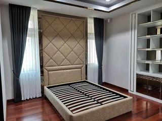 For rent 5 Beds villa in Mueang Chiang Mai, Chiang Mai