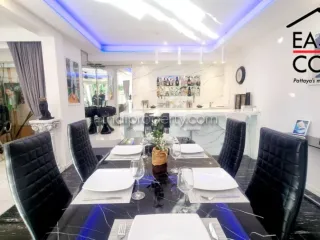 Casa en venta de 4 habitaciones en Bang Lamung, Chonburi