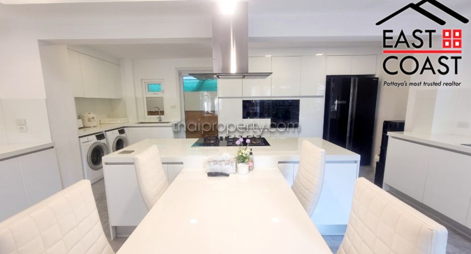 For sale 4 bedrooms house in Bang Lamung, Chonburi