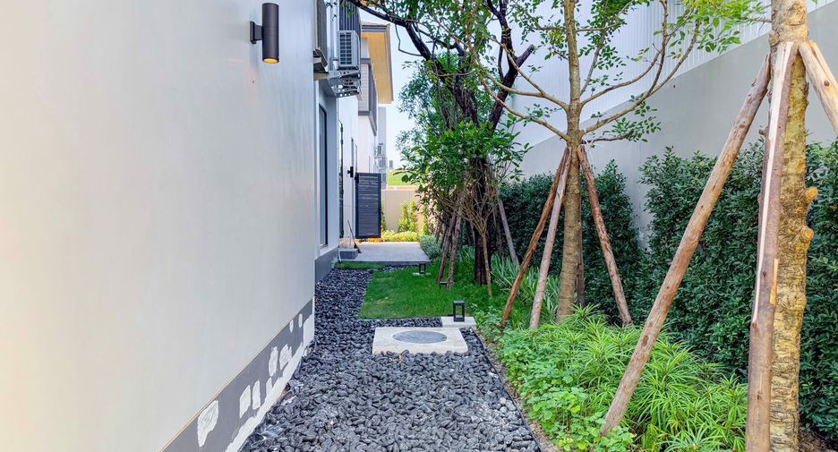 For sale 4 bedrooms house in Bang Lamung, Chonburi
