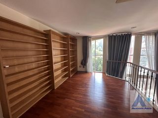 For rent 4 bed house in Watthana, Bangkok