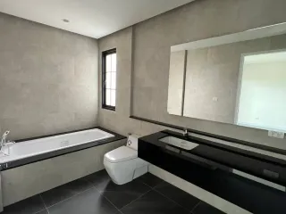 For sale 5 Beds house in Yan Nawa, Bangkok