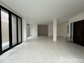 For sale 5 Beds house in Yan Nawa, Bangkok