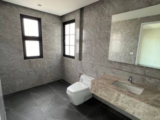 For sale 5 Beds house in Yan Nawa, Bangkok