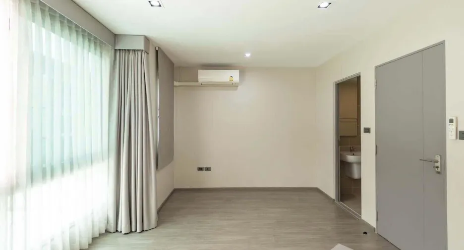 For rent 3 Beds townhouse in Lat Phrao, Bangkok