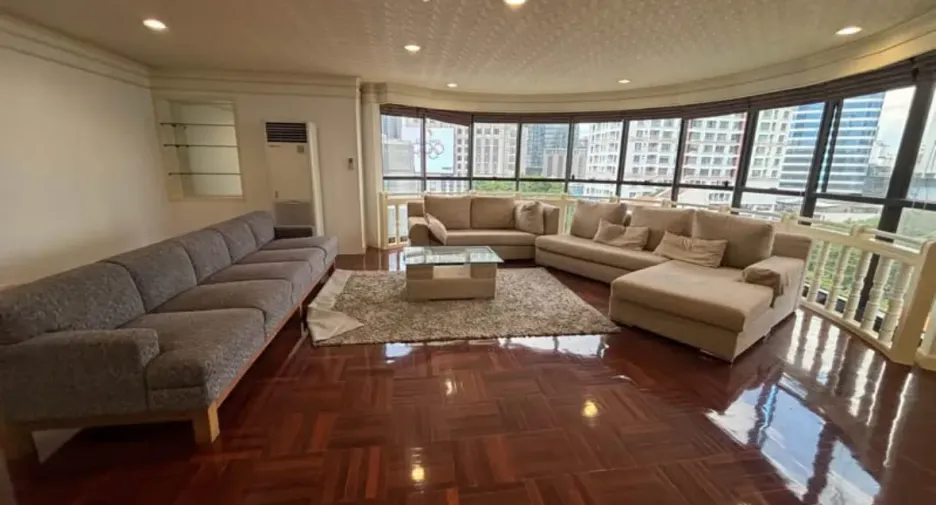 For rent 3 Beds condo in Khlong Toei, Bangkok