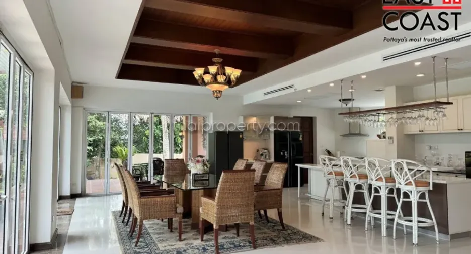 For rent and for sale 4 bedrooms house in Bang Lamung, Chonburi