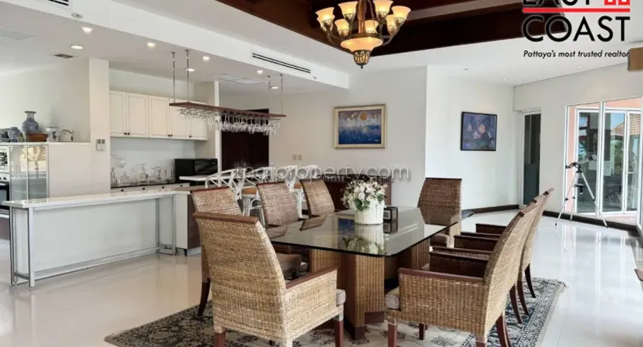 For rent and for sale 4 bedrooms house in Bang Lamung, Chonburi
