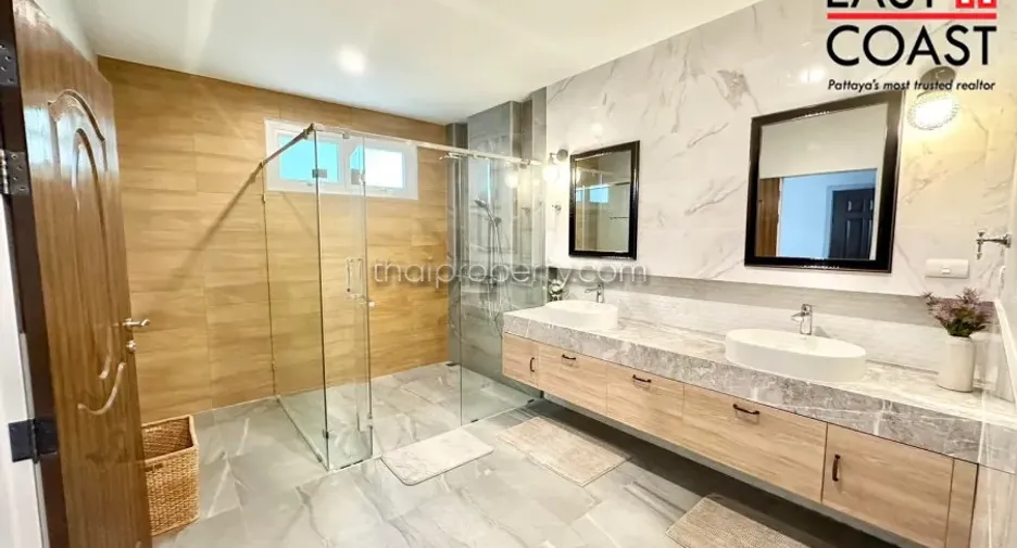 For rent and for sale 6 bedrooms house in Bang Lamung, Chonburi