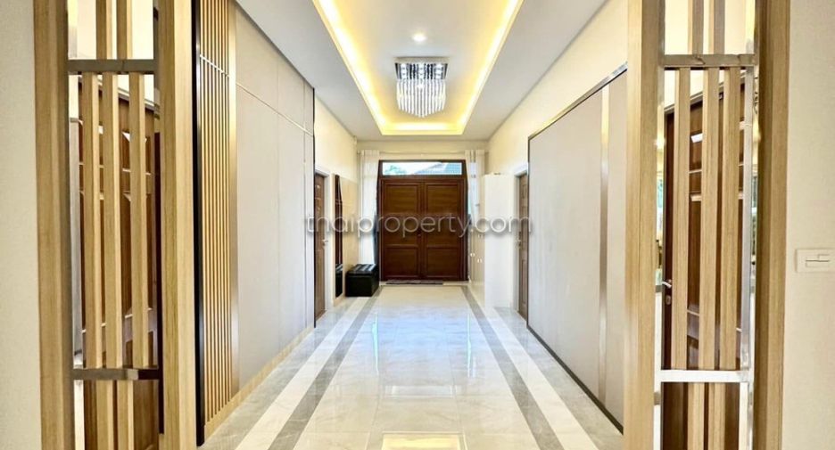 For rent and for sale 6 bed house in Bang Lamung, Chonburi