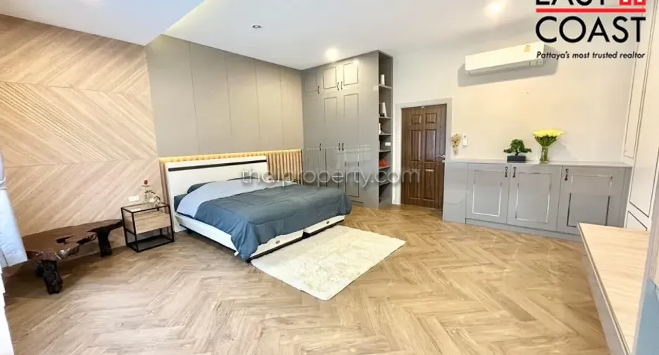 For rent and for sale 6 bedrooms house in Bang Lamung, Chonburi