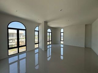 For sale warehouse in Lam Luk Ka, Pathum Thani