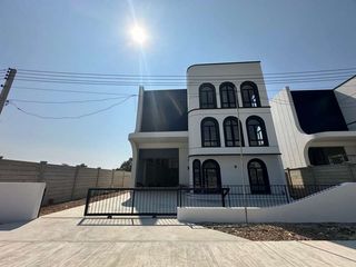 For sale warehouse in Lam Luk Ka, Pathum Thani