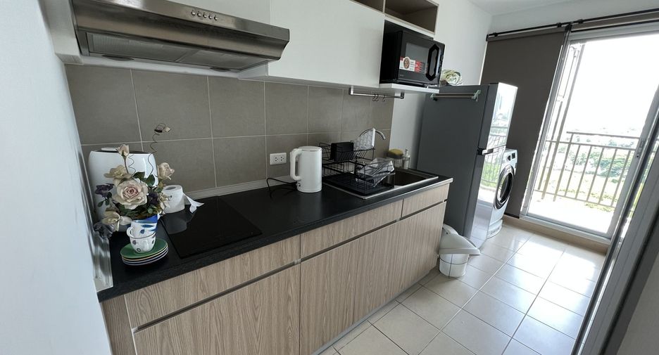 For rent 2 bed condo in Huai Khwang, Bangkok