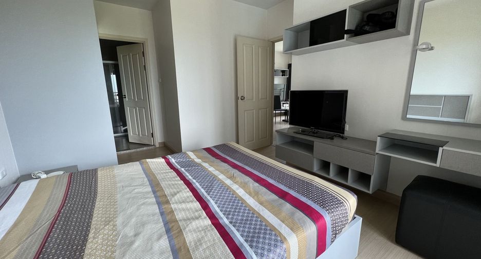 For rent 2 bed condo in Huai Khwang, Bangkok