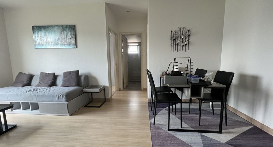 For rent 2 bed condo in Huai Khwang, Bangkok