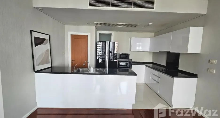 For rent 3 bed condo in Watthana, Bangkok