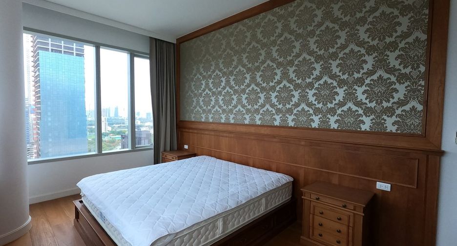 Condo en alquiler de 3 habitaciones en Pathum Wan, Bangkok