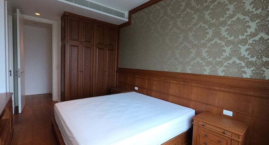 Condo en alquiler de 3 habitaciones en Pathum Wan, Bangkok