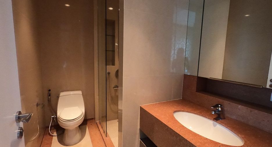 Condo en alquiler de 3 habitaciones en Pathum Wan, Bangkok