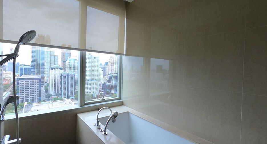 Condo en alquiler de 3 habitaciones en Pathum Wan, Bangkok