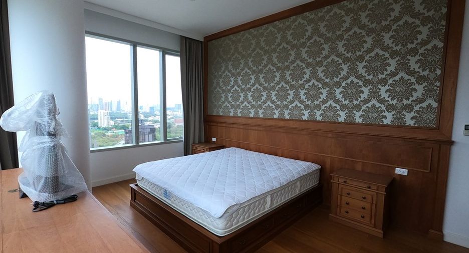 Condo en alquiler de 3 habitaciones en Pathum Wan, Bangkok