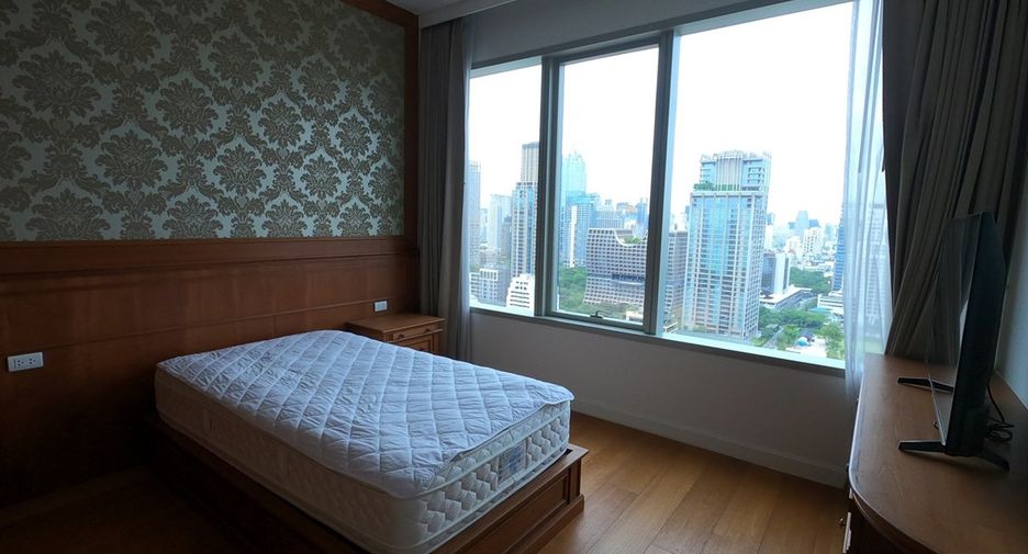 Condo en alquiler de 3 habitaciones en Pathum Wan, Bangkok