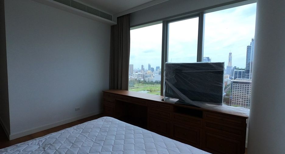 Condo en alquiler de 3 habitaciones en Pathum Wan, Bangkok