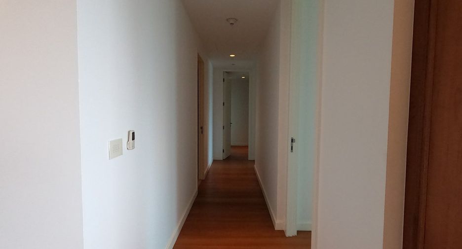 Condo en alquiler de 3 habitaciones en Pathum Wan, Bangkok