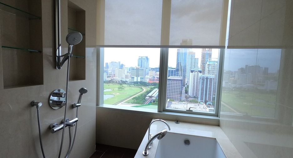 Condo en alquiler de 3 habitaciones en Pathum Wan, Bangkok