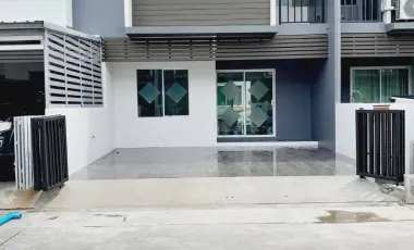 For sale 4 Beds townhouse in Sai Noi, Nonthaburi