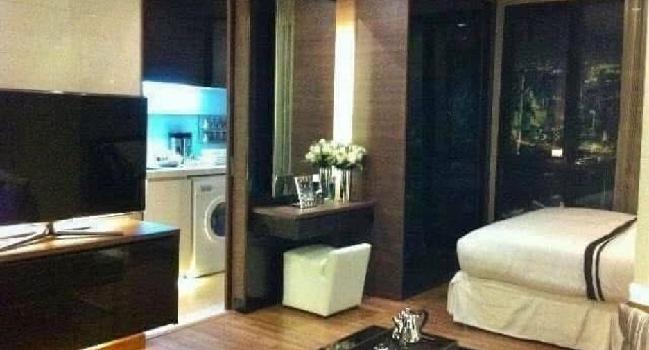 For rent studio condo in Huai Khwang, Bangkok