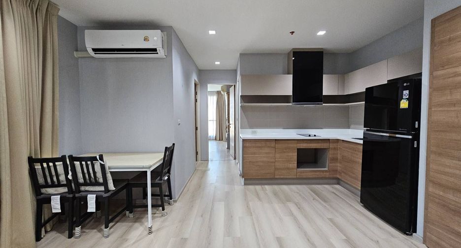 For sale 2 bed condo in Phaya Thai, Bangkok