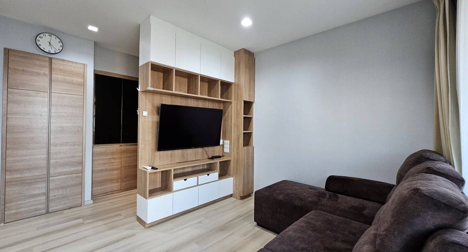 For sale 2 bed condo in Phaya Thai, Bangkok
