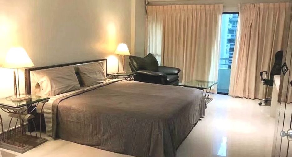 For rent studio condo in Khlong Toei, Bangkok